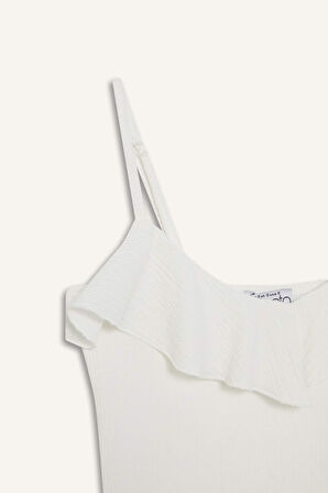 DeFacto Slim Fit Dar Kesim Fırfırlı Yaka Beyaz Askılı Atlet F6330AX25HSWT32