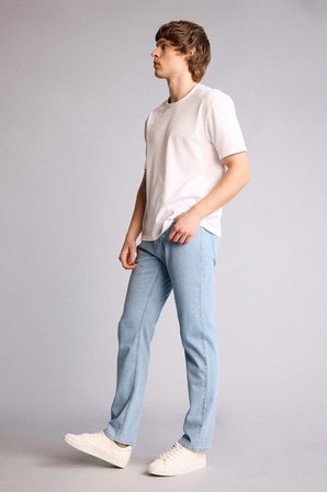 DeFacto Sergio Regular Fıt Normal Bel Boru Paça Düz Paça Jean Pantolon E7268AX26SMNM39