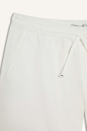 DeFacto %100 Pamuk Yazlık Relax Fit Rahat Beyaz Jean Bermuda Şort Z4460AZ25SMWT34