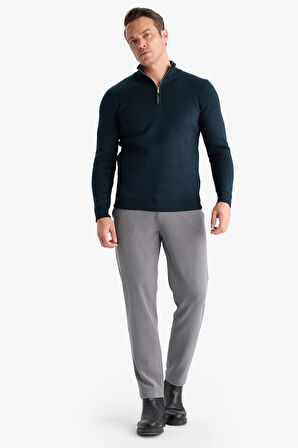 Standart Fit Yarım Fermuarlı Triko Kazak