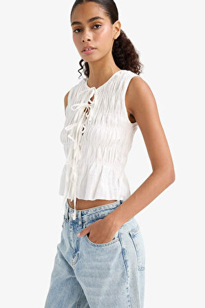 Slim Fit Dar Kesim Bisiklet Yaka Bağlamalı Dokulu Kolsuz Bluz