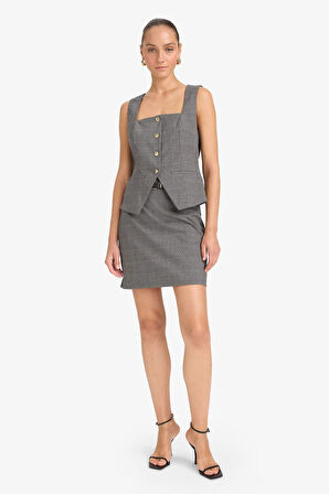 Regular Fit Kare Yaka Yelek