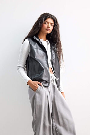 Regular Fit Dik Yaka Suni Deri Yelek