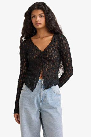 A Kesim V Yaka Dantel Uzun Kollu Tişört