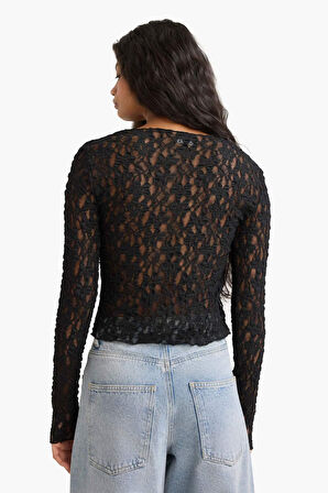 A Kesim V Yaka Dantel Uzun Kollu Tişört