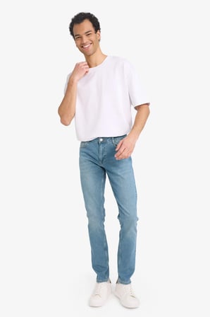 DeFacto Pedro Slim Fit Dar Kalıp Normal Bel Dar Paça Jean Pantolon E3366AX26SPNM29