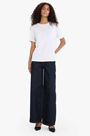 Regular Fit Bisiklet Yaka Basic Düz Penye Kısa Kollu Beyaz Tişört