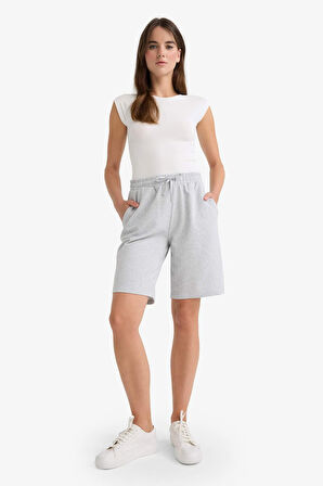 Regular Fit Normal Bel Düz Paça İnce Bermuda Şort