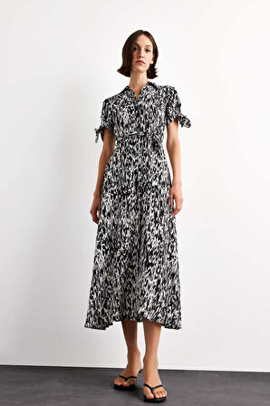 Desenli Kısa Kollu Midi Elbise