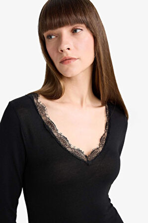 Dantel Detaylı Uzun Kollu Üst-Fall in Love