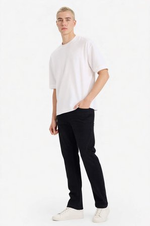 DeFacto Sergio Regular Fit Normal Kalıp Normal Bel Boru Paça Siyah Jean Pantolon W6868AZ26SPNM40