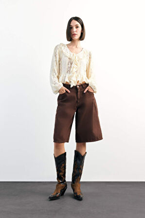 V Yaka Önden Bağlamalı Volanlı Dantel Bluz