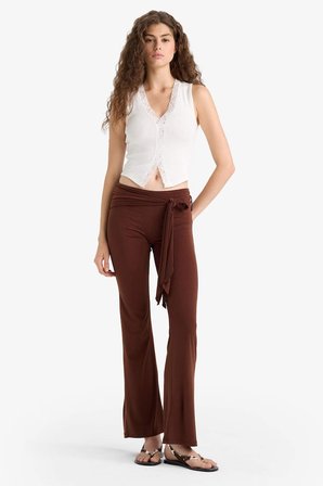 DeFacto Flare Fit Normal Bel Bağlamalı Standart Boy Pantolon F8196AX25SMBN341