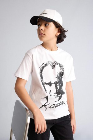 DeFacto %100 Pamuk Bisiklet Yaka Atatürk Baskılı Kısa Kollu Tişört Erkek Çocuk B6938A826SMWT34