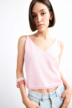 V Yaka Crop Askılı Bluz