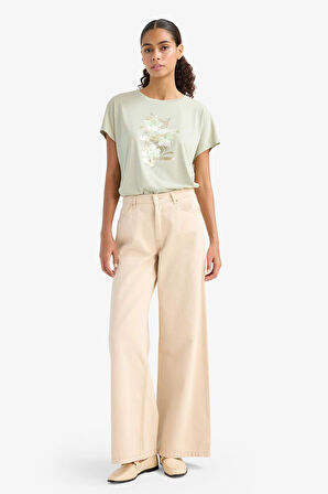 Bisiklet Yaka Çiçekli Kısa Kollu Tişört