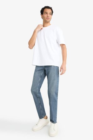 DeFacto Slim Tapered Fit Dar Kalıp Normal Bel Daralan Paça Jean Pantolon G1300AX25AUNM84