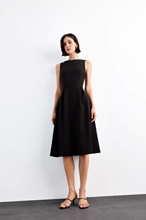 Bisiklet Yaka Kolsuz Midi Elbise