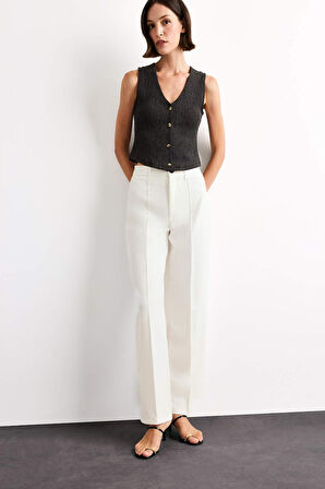 Fitted V Yaka Bürümcük Düğmeli Kolsuz Bluz