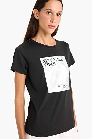 DeFacto Regular Fit Bisiklet Yaka Baskılı Kısa Kollu Tişört F5097AX25SMBK81