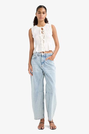 DeFacto Slim Fit Dar Kesim Bisiklet Yaka Bağlamalı Dokulu Kolsuz Bluz F8581AX25SMER105