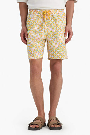 Regular Fit Desenli File Astarlı Diz Üstü Deniz Şortu