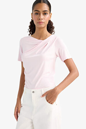 Slim Fit Dar Kesim Kayık Yaka Kısa Kollu Tişört