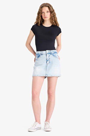 DeFacto Fitted Bisiklet Yaka Basic Düz Kısa Kollu Siyah Tişört F3833AX25SMBK81