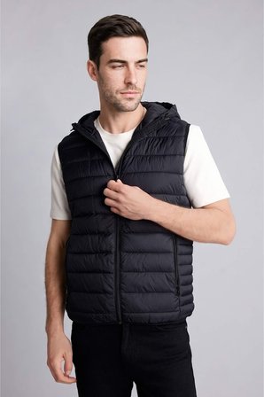 DeFacto Su İtici Slim Fit Kapüşonlu Yelek N4652AZ26AUBK27
