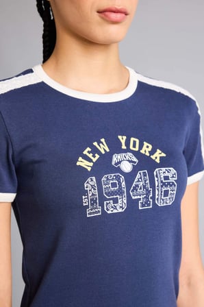DeFacto Pamuklu Aırtech NBA New York Knıcks Slım Fıt Sporcu Modal Tişört G9305AX26SMIN275