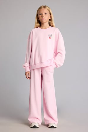 Relax Fıt Bisiklet Yaka Kalp Desenli Sweatshirt Kız Çocuk