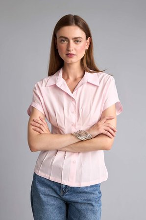 DeFacto %100 Pamuk Fıtted Ceket Yaka Poplin Kısa Kollu Açık Pembe Gömlek F9335AX26AUPN648