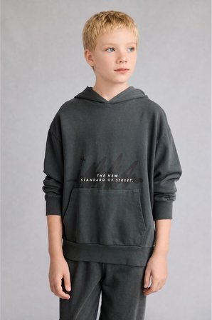 DeFacto Oversıze Kapüşonlu Kanguru Cepli Yıkama Efektli Sweatshirt Erkek Çocuk I0679A826AUGR265