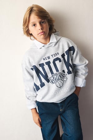DeFacto NBA New York Knıcks Kapüşonlu İçi Yumuşak Tüylü Sweatshirt Erkek Çocuk I2237A826WNGR400