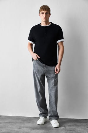 DeFacto %100 Pamuk Boxy Fit Henley Yaka Kısa Kollu Tişört H8421AX26AUBK81