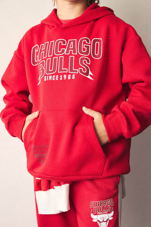 DeFacto NBA Chicago Bulls Baskılı Kanguru Cepli Kapüşonlu Sweatshirt Erkek Çocuk F4087A826WNRD62