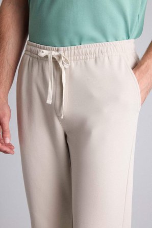 Pamuklu Regular Fıt Beli Lastikli Düz Kısa Paça Pantolon