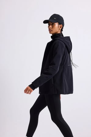 Rüzgar Geçirmez Su İtici Softshell Slim Fit Kapüşonlu Fermuarlı Cepli Yağmurluk