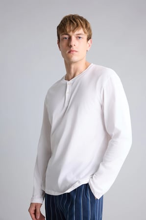 New Regular Fit Uzun Kollu Düğme Detaylı Üst Çizgili Alt 2'li Pijama Takımı