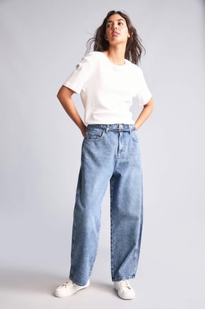 DeFacto %100 Pamuk Barrel Fıt Normal Bel Bilek Boy Jean Yıkamalı Pantolon H6922AX26AUNM28