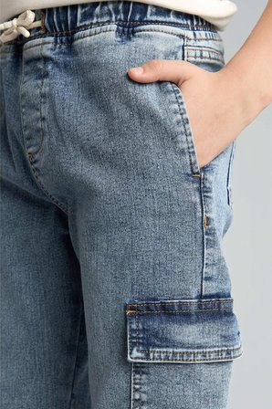 DeFacto Kargo Cepli Jogger Fit Jean Pantolon Erkek Çocuk C4601A826AUBE394