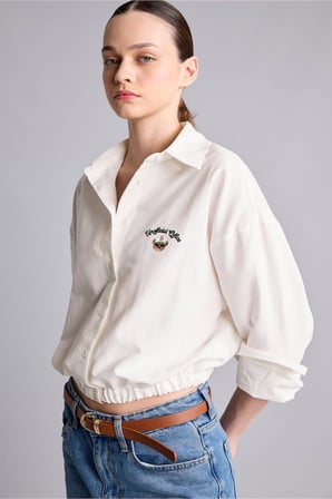 Oversize Crop Lastikli Etek Göğüs İşlemeli Gömlek