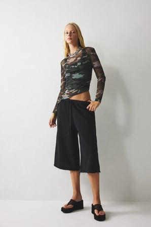 Loose Fıt Paça Ucu Kesik Bermuda