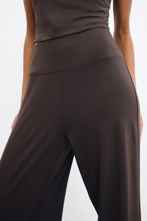 DeFacto Ultra Yumuşak Toparlayıcı Yüksek Bel Wıde Leg Geniş Paça Uzun Sporcu Pantolon H5290AX26AUBN338