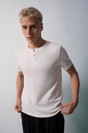 Slım Fıt Waffle Kısa Kollu Henley Yaka Tişört