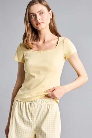 DeFacto Regular Fıt Kısa Kollu 2'li Kareli Şortlu Ribana Açık Sarı Pijama Takım G9860AX26SMYL83