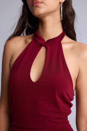 Modern Fıt Halter Yaka Elbise