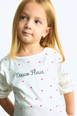 DeFacto Regular Fit Bisiklet Yaka Kalp Desenli Penye Uzun Kollu Tişört Kız Bebek I0682A526AUWT34
