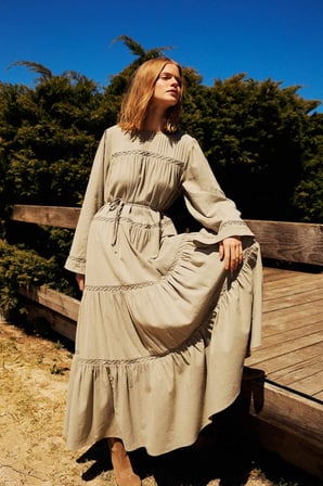 Manuka x Defacto Bisiklet Yaka Krinkıl Kumaş Uzun Kollu Elbise