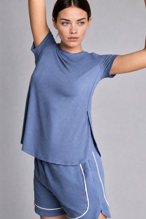 DeFacto Yan Yırtmaçlı Long Fit Bisiklet Yaka Kısa Kollu Sporcu Tişört G0779AX26AUBE364